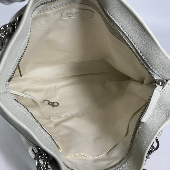 CHANEL White Caviar Leather Logo Shoulder Bag - Picture 13 of 15
